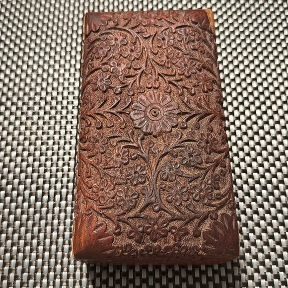 Indian Hand Carved Vintage Wooden Box - Picture 3 of 9